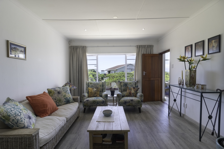 7 Bedroom Property for Sale in West Beach Eastern Cape